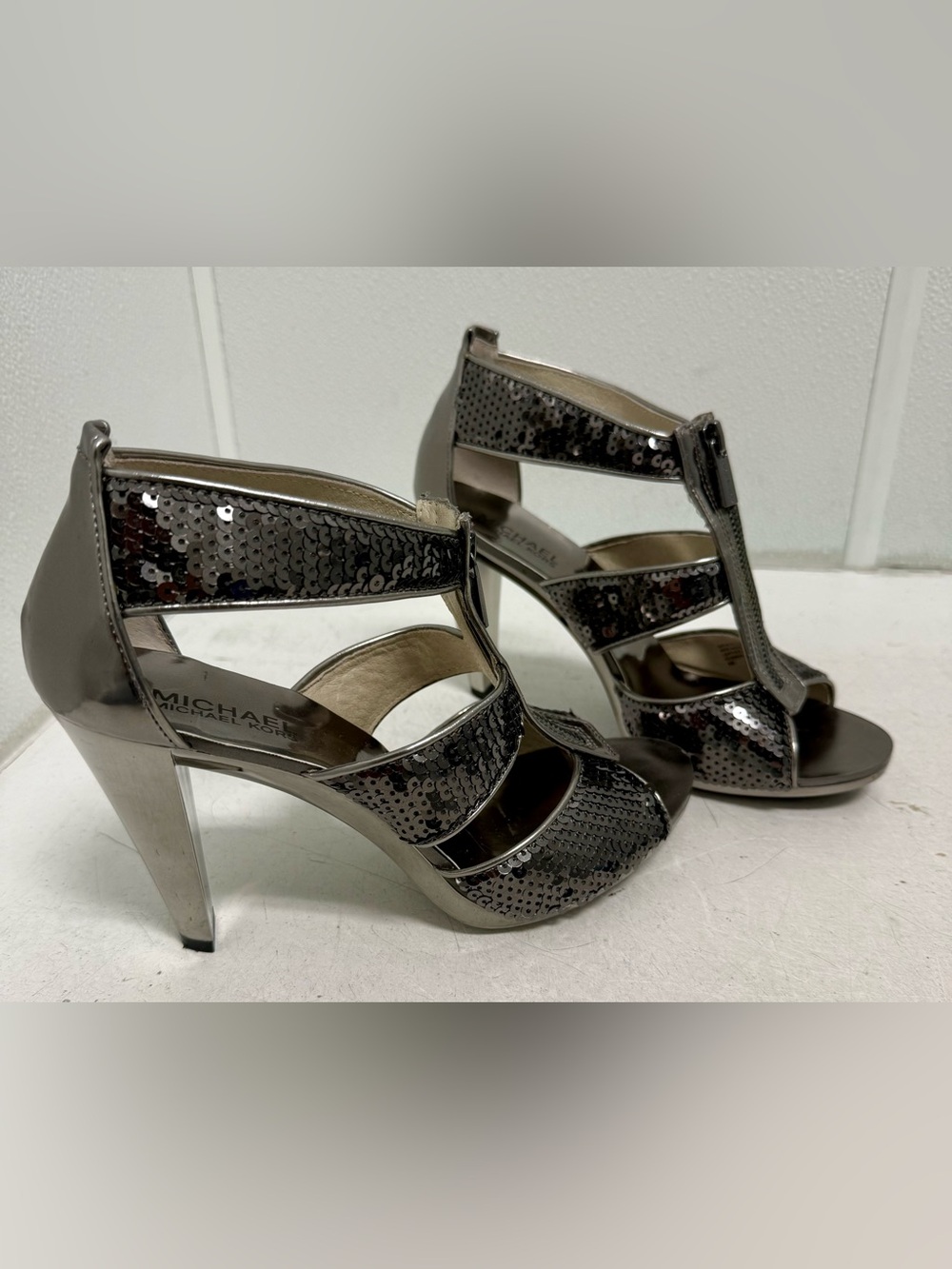 Michael Kors Gunmetal Sequin Berkley Zip Front Sandals 8M )fits like 7.5)